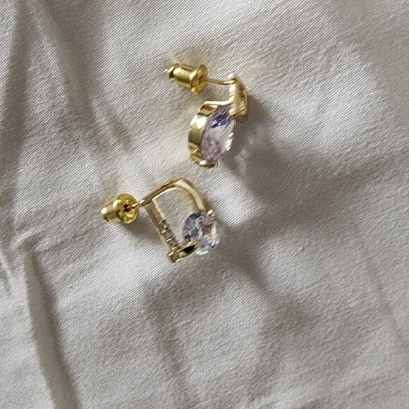 Earings - Picture 3 of 3